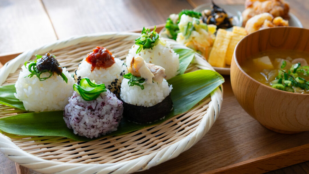 手毬おにぎりの定食